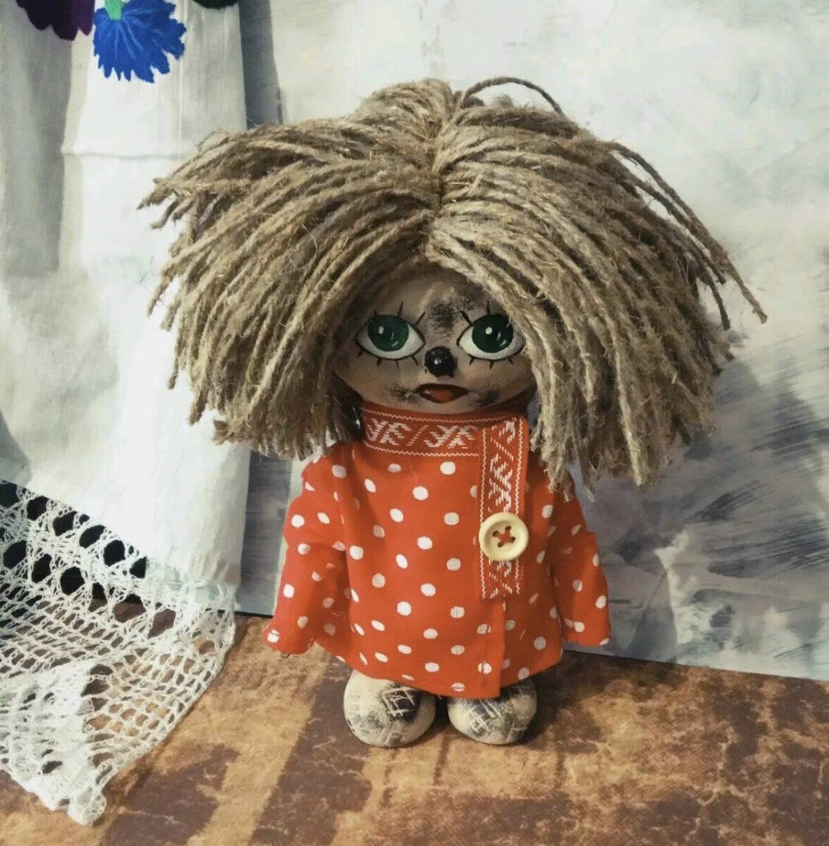 Мультик снимался с 1984 по 1987 год. Уже в детстве Кузя помог выйти за рамки обыденной действительности. Мир языческих древнерусских божеств, добрых русских сказок входил в наши дома. 