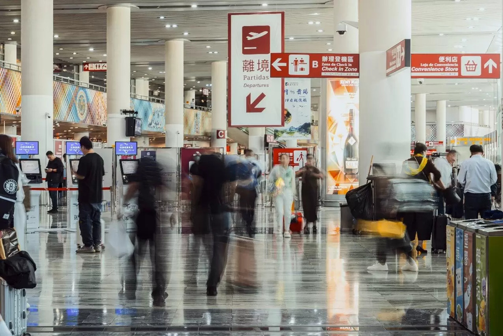 Пассажиры в аэропорту Макао. Фото: Macau International Airport