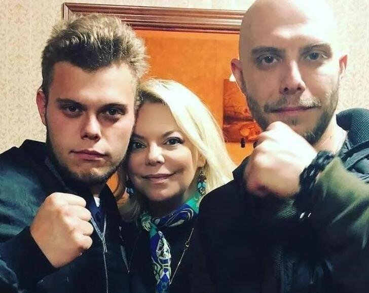 Яна Поплавская с сыновьями / Фото: соцсети