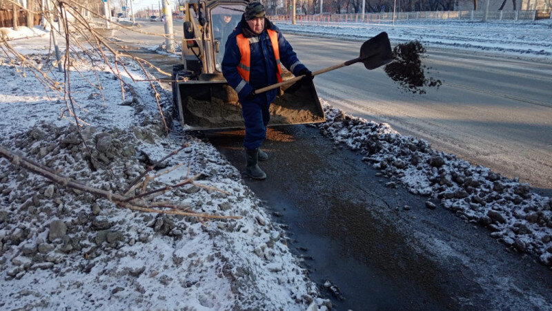     Борьба с гололедицей. barnaul.org