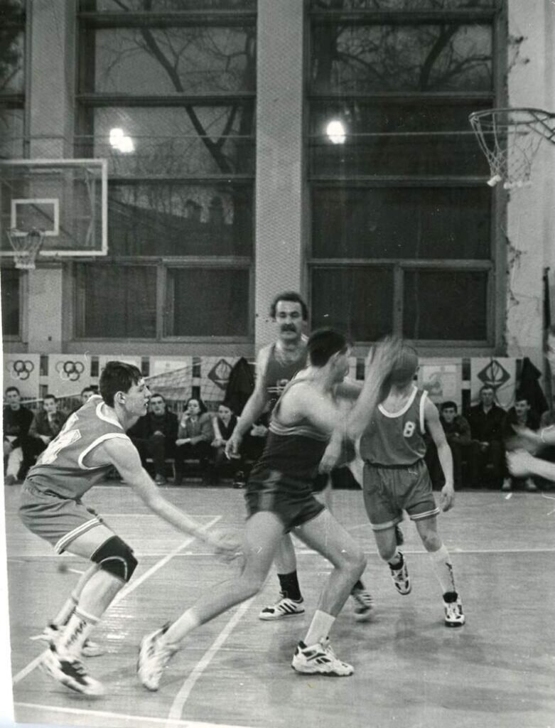    Фото: семейный архив Коробковых / архив кафедру физической культуры АмГУ