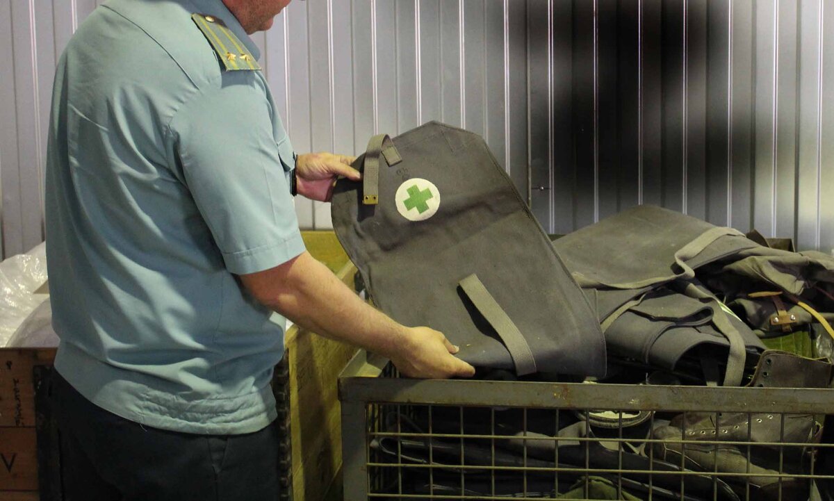 Таможенники находят много интересных товаров...