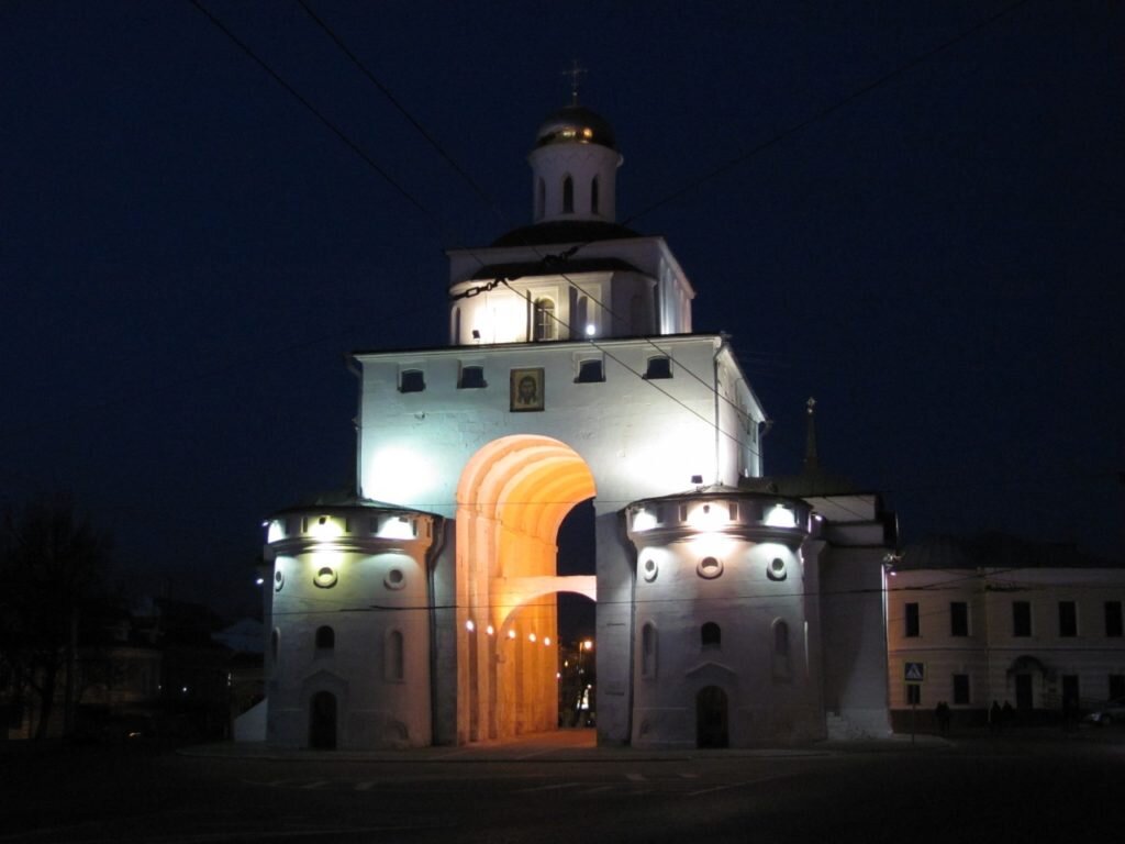 Церковь золотые ворота во владимире. Золотые ворота во Владимире. Золотые ворота во Владимире реконструкция.