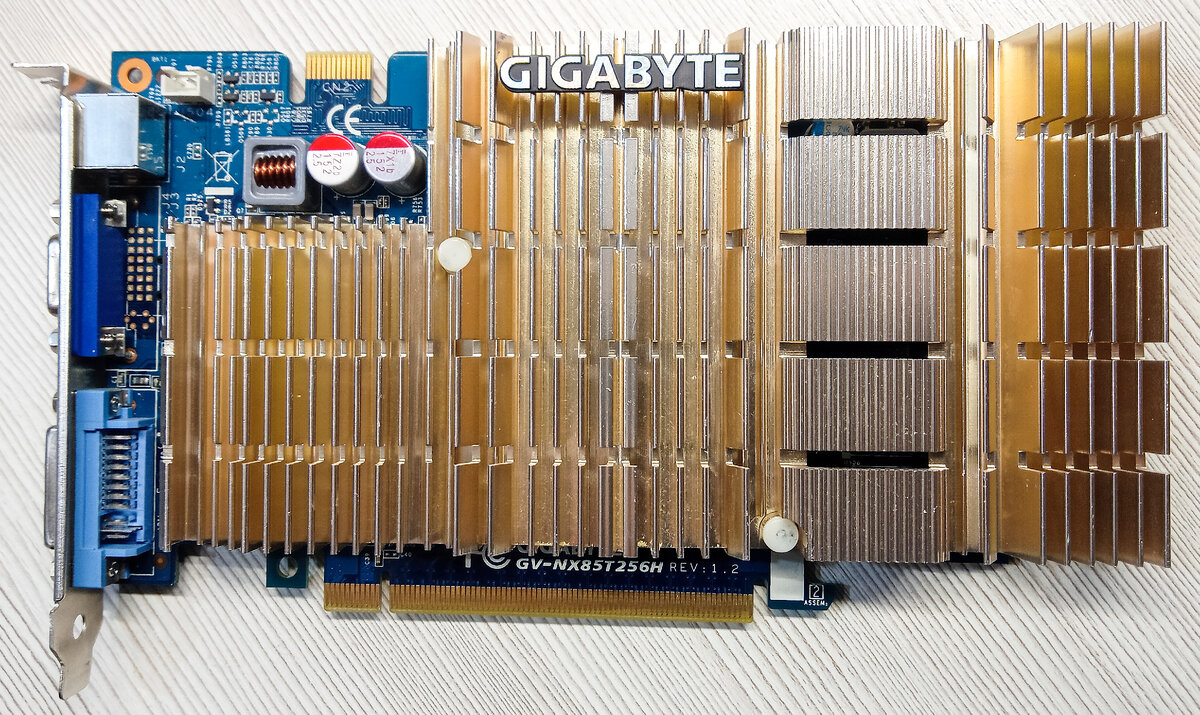 Видеокарта Gigabyte GeForce 8500GT. 