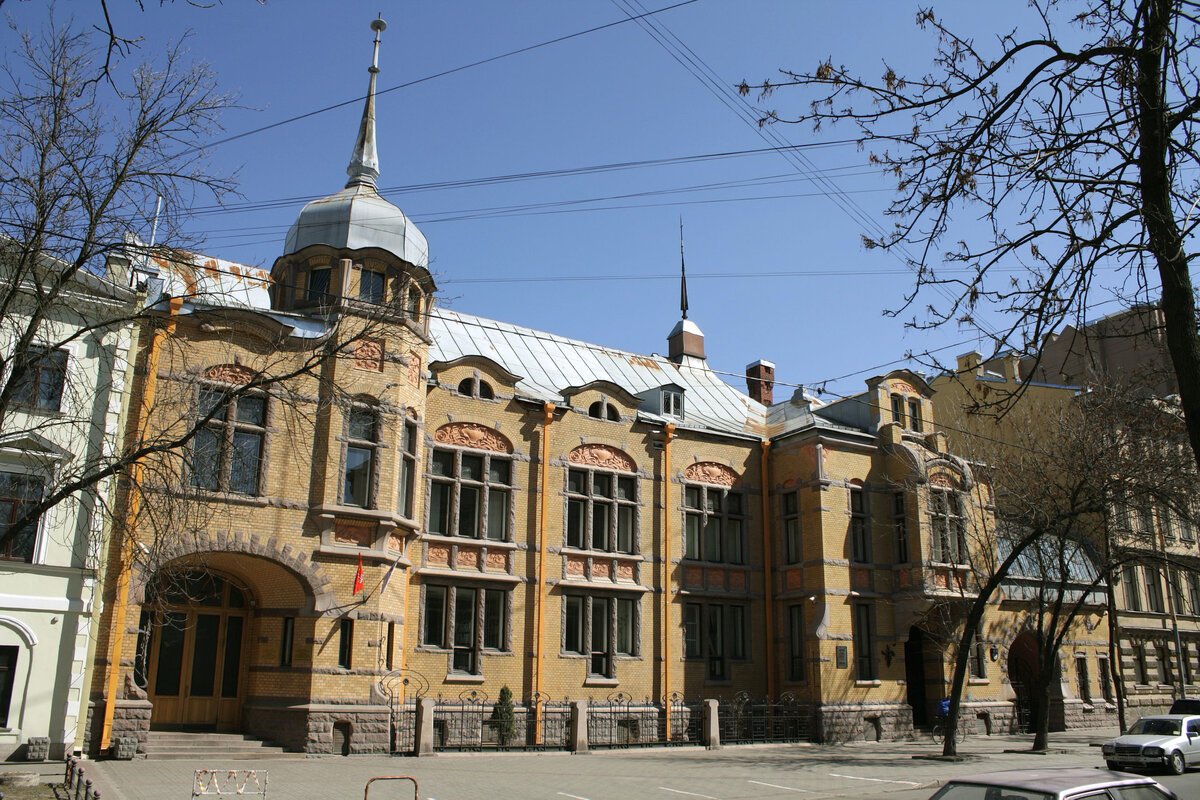 особняк Форостовского. источник Википедия. автор Nik1986.