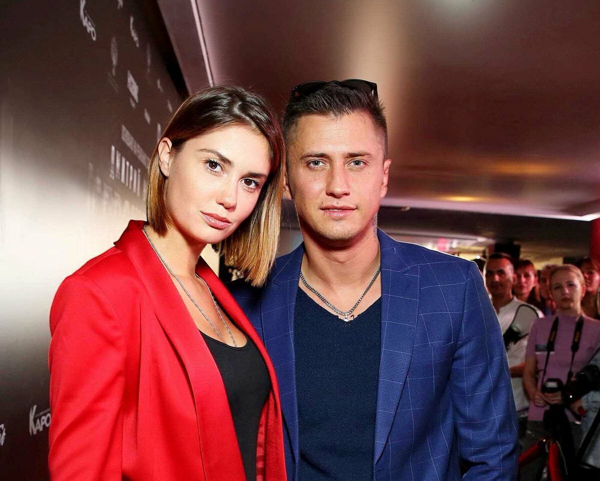 Агата Муцениеце и Павел Прилучный