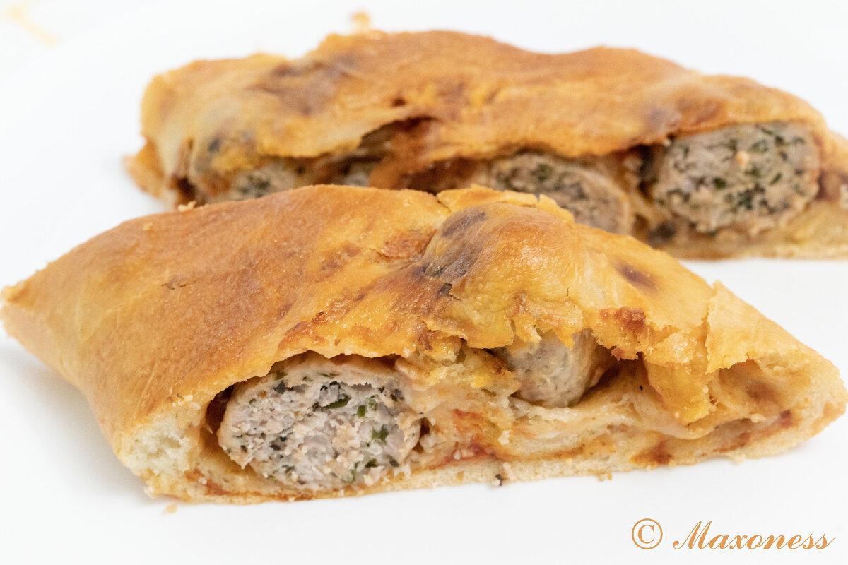 Стромболи с фрикадельками. Американская кухня