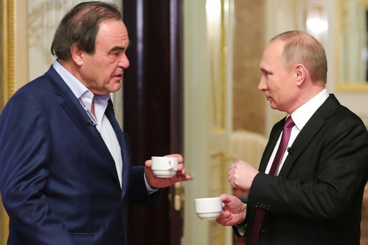    Политолог Сипров сравнил интервью Карлсона с фильмом Стоуна о Путине