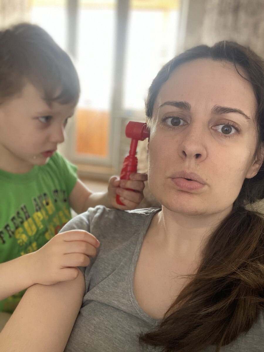 Хорошо, что в семье сразу два доктора 😅😅 Теряете вес? Давайте проверим ваши уши!🫢🫣