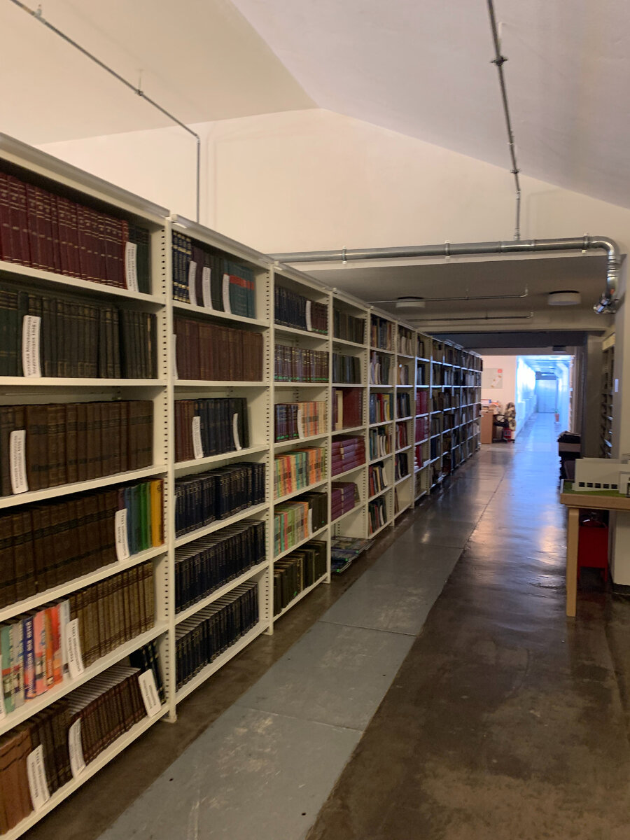 Top books. Стопка книг сказки. 3 книги. Стопка книг. 3 book three books.