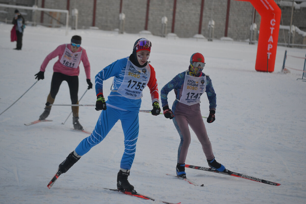  Полтора миллиона человек по всей стране встали на лыжи, чтобы принять участие в 42-й открытой Всероссийской массовой гонке «Лыжня России».