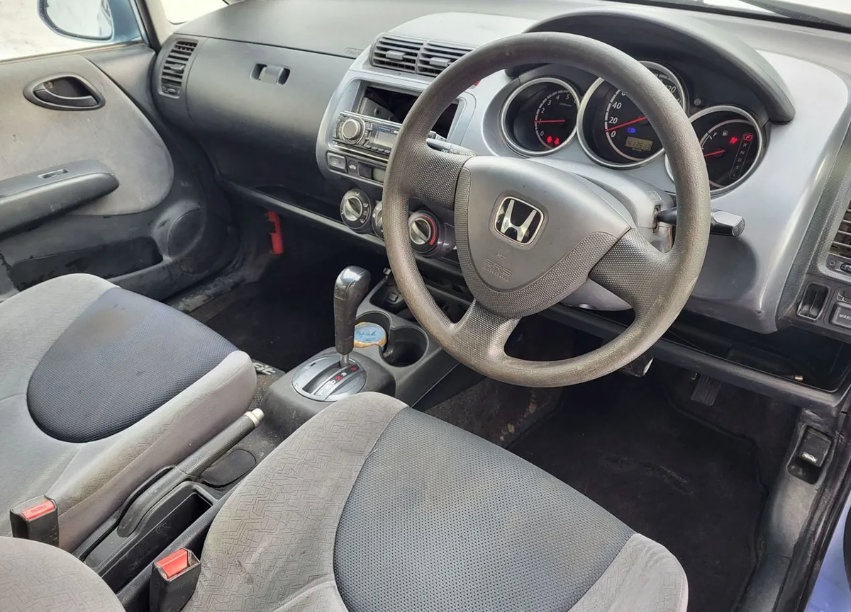 вот так выглядел салон