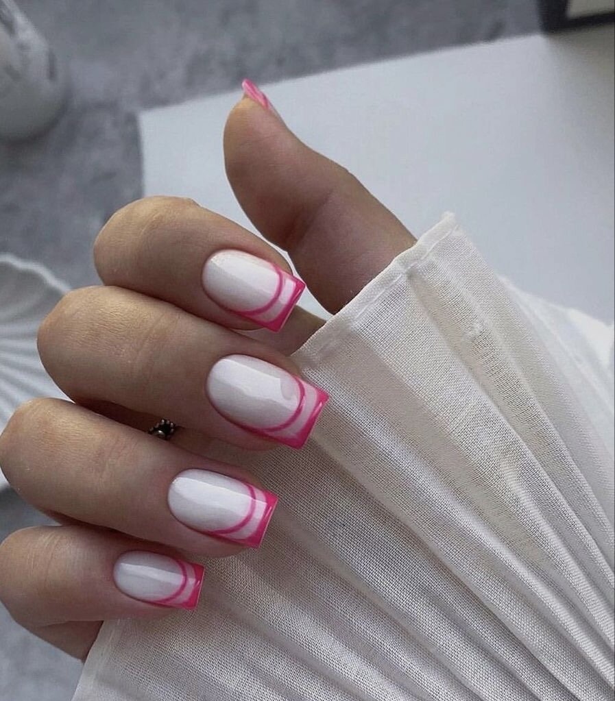 маникюр нюд френч миндаль. нюдовый маникюр 2018 миндаль. розовые овальные ногти. нежный маникюр со стразами. овальные ногти.