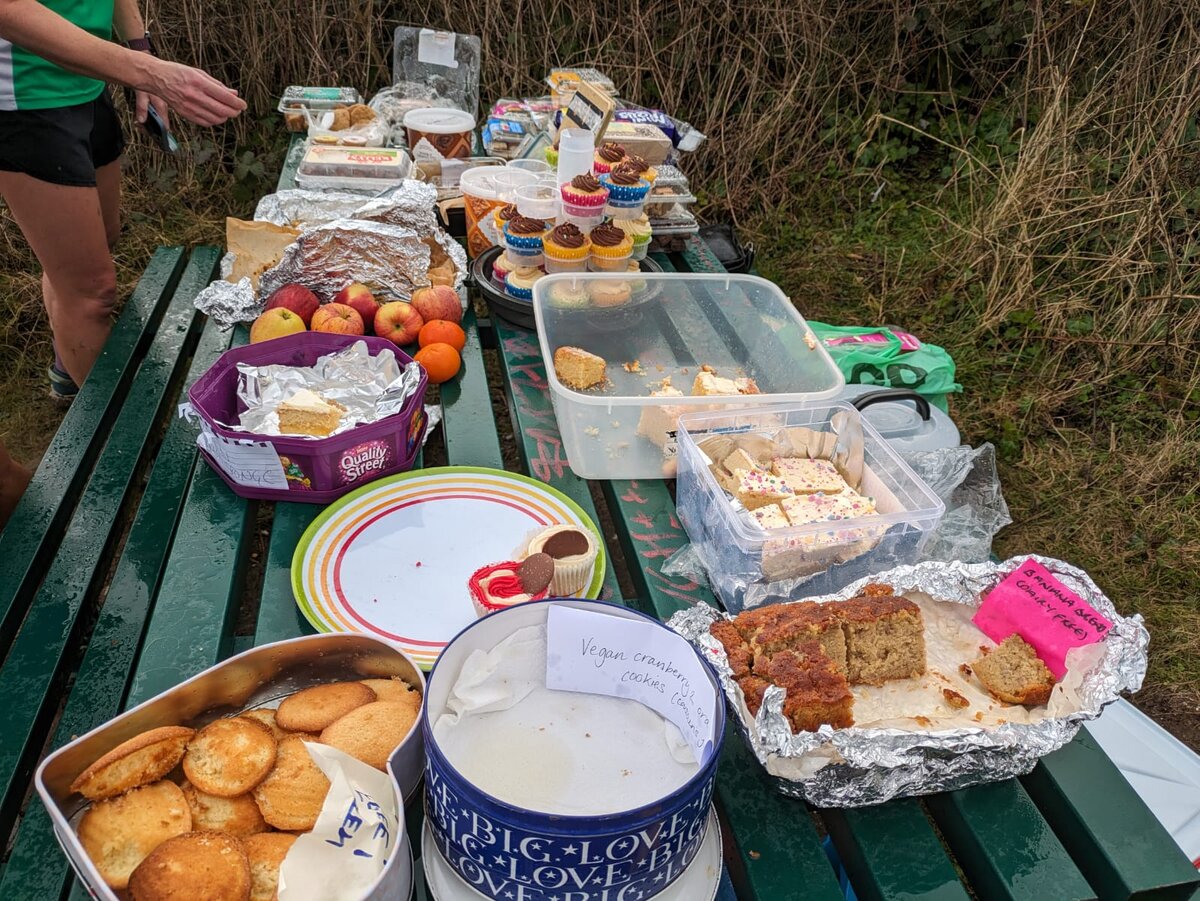Стол с угощением. Фото из личного архива 
