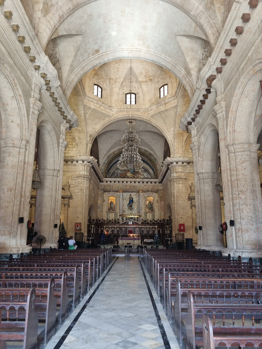 Внутри Кафедрального Собора Гаваны