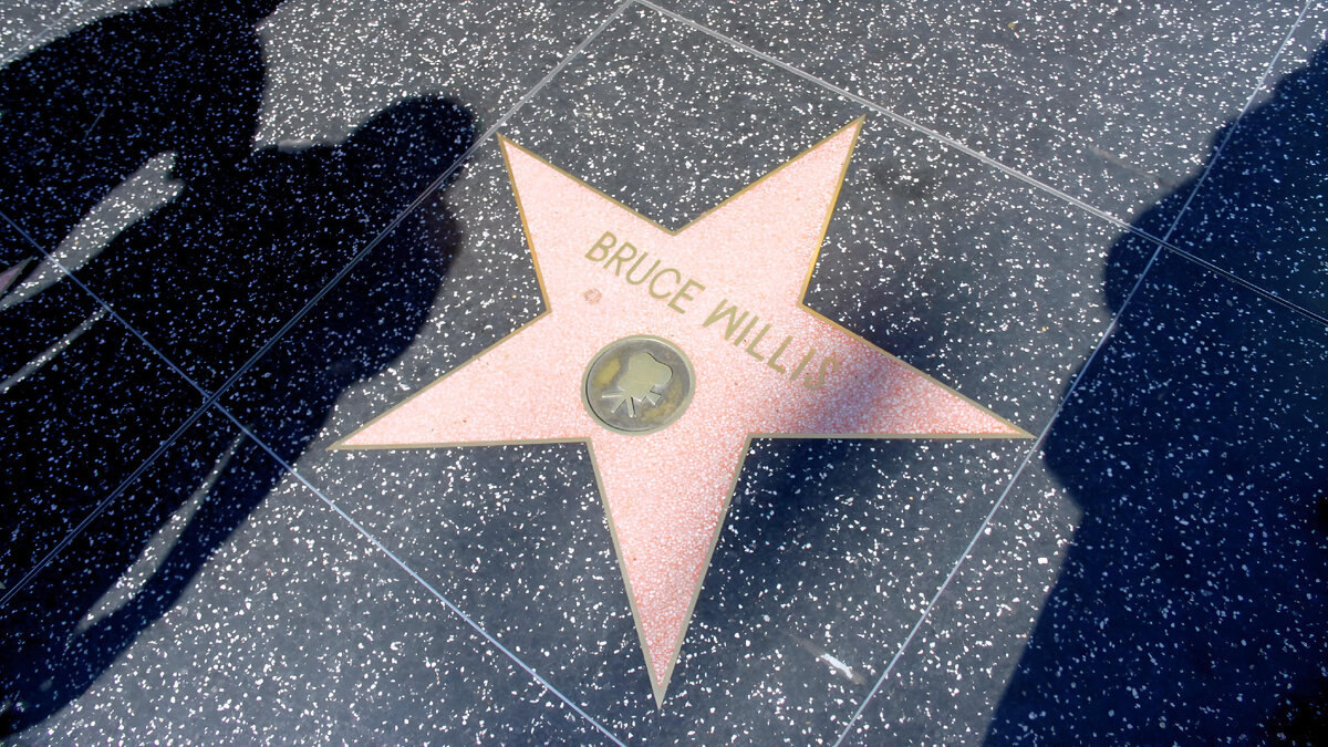 Брюс Уиллис, звезда на Аллее Славы. Источник фото - Pixabay
