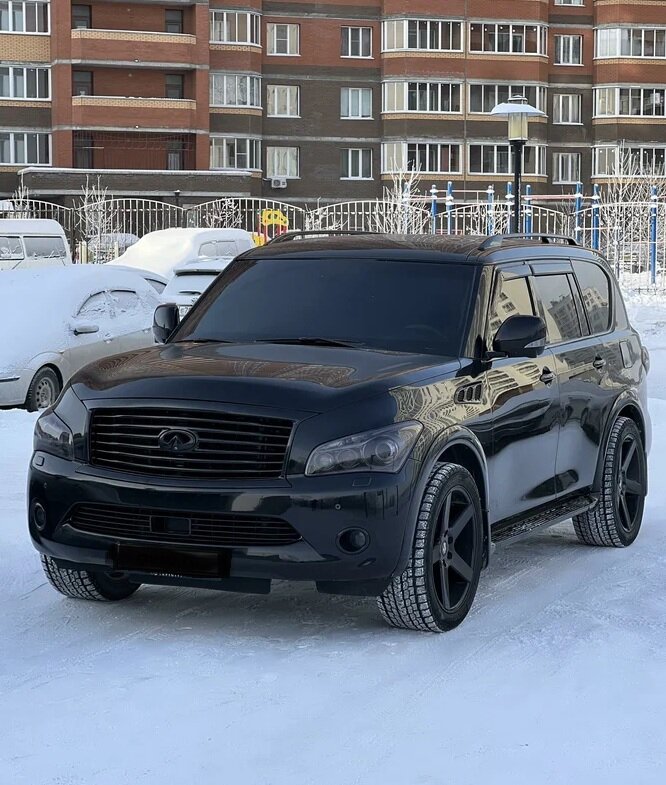 Инфинити QX56.