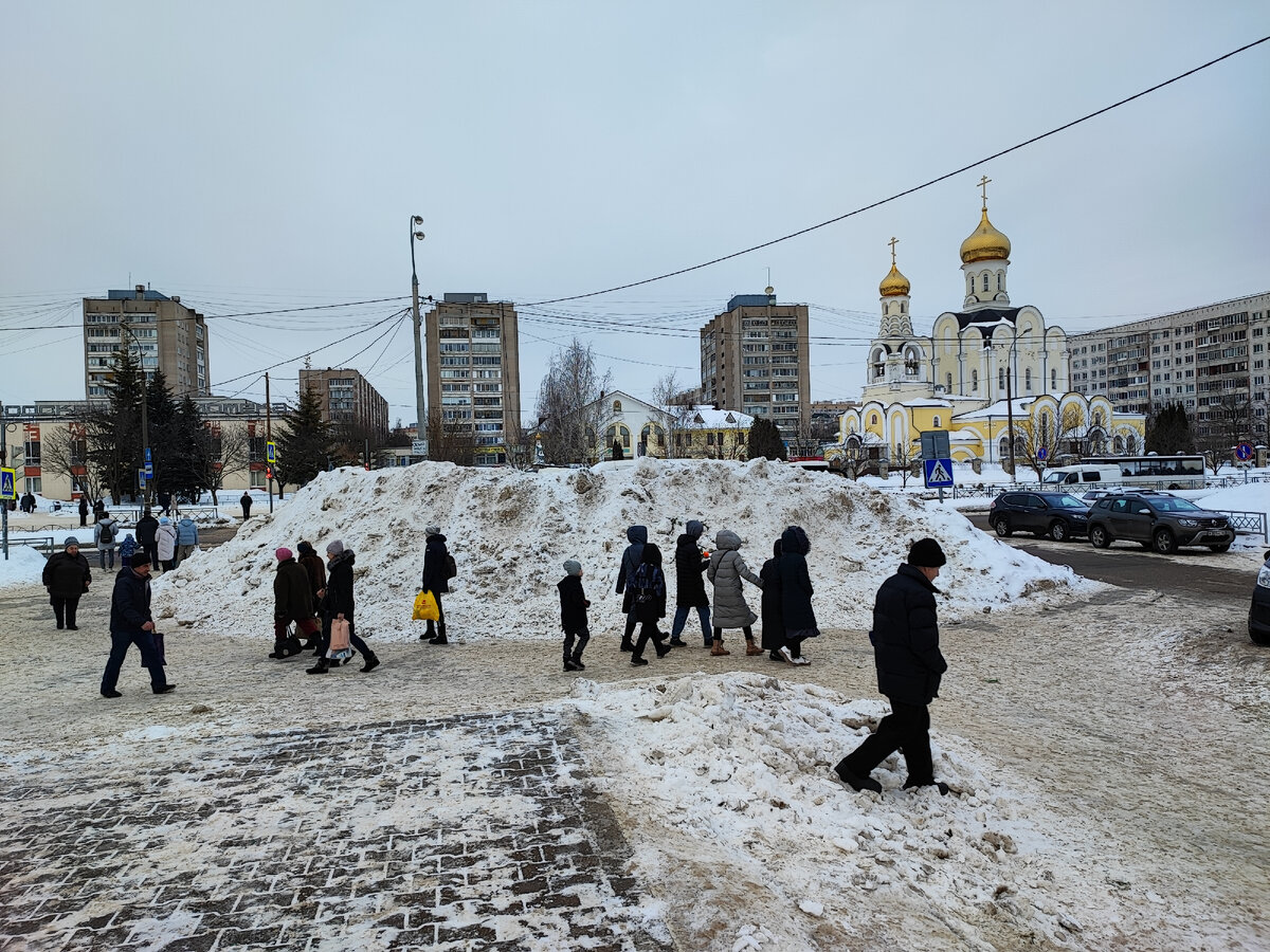 Аксёновские кучи снега