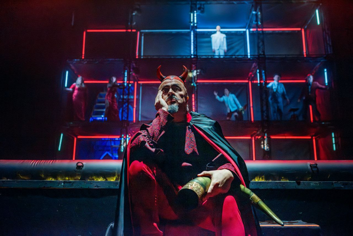 Театр кашемир. Балет мехменэ-бану григорович. Джеффри деманн американский актёр. Сахалинский международный театральный центр им. Театр чехова южно-сахалинск внутри.