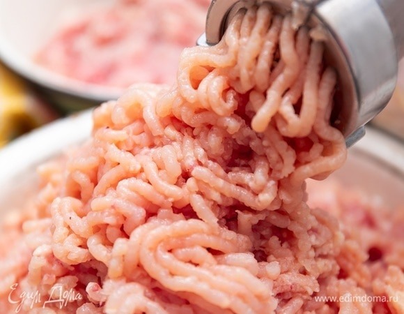 Зачем в фарш для котлет добавляют сахар?