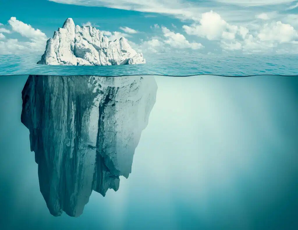 Вершина айсберга. Айсберг под водой. Айсберг подводная часть. Айсберг под водой и над водой. Какая часть айсберга над водой