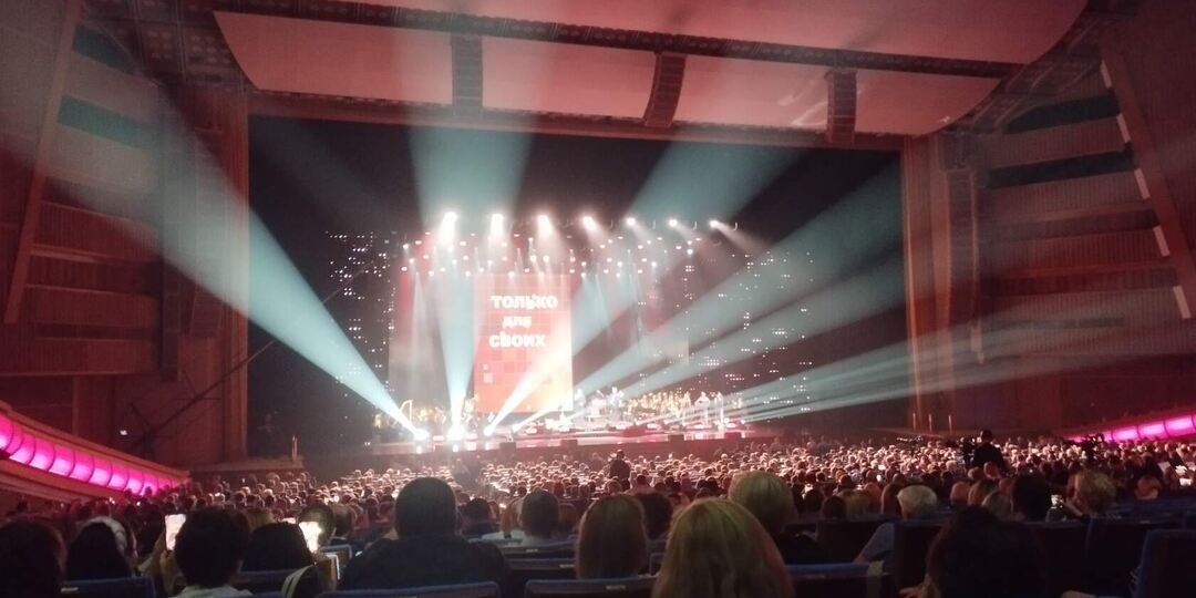 Их семьи живут за границей – певуны и певички чёса в России