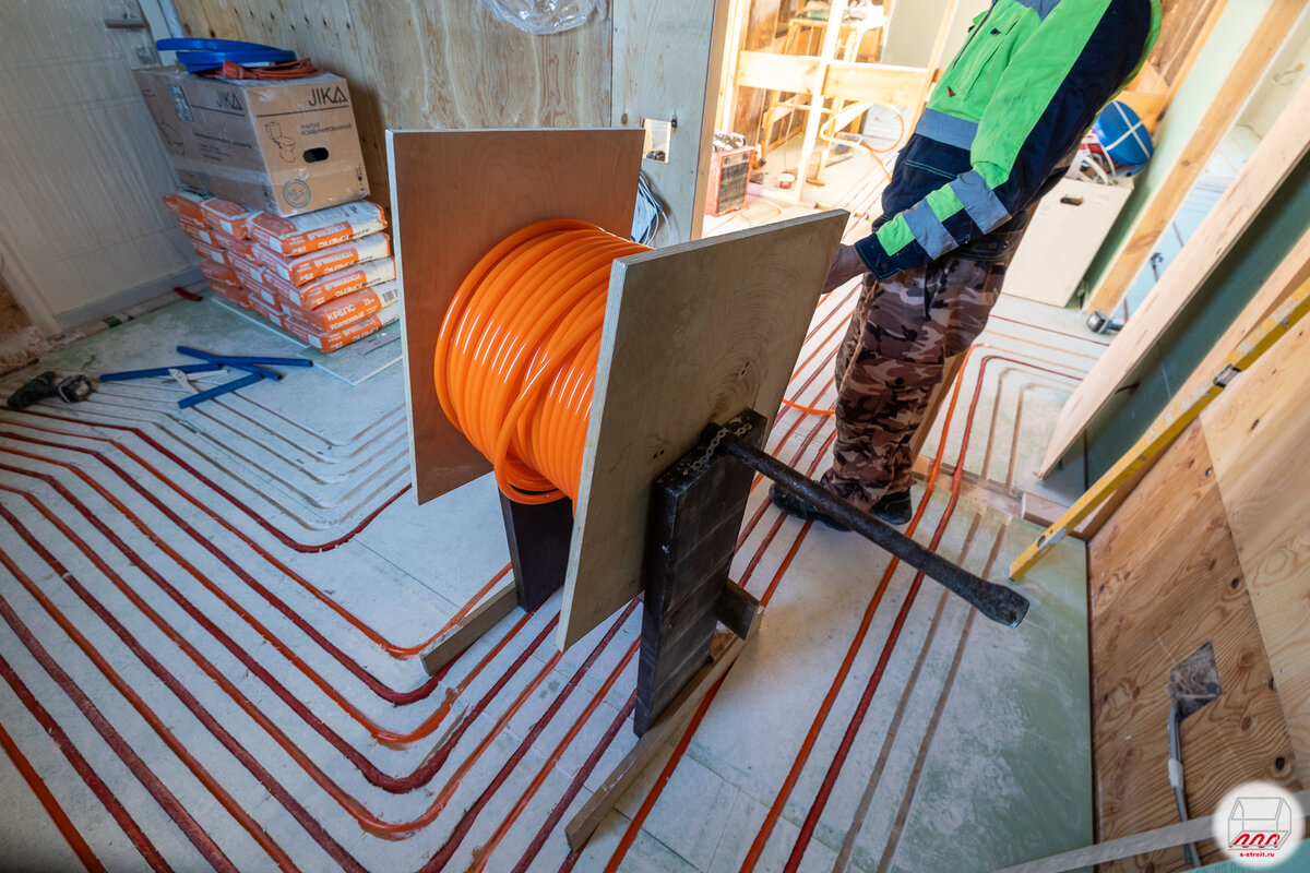 Схема монтажа однотрубной системы отопления в частном доме. Показать отопление. Прокладка отопления в частном доме. Котел отопления печной для водяного кв100. Система отопления тёплого водяного пола.