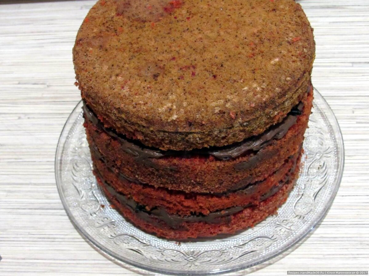 Торт с черными коржами