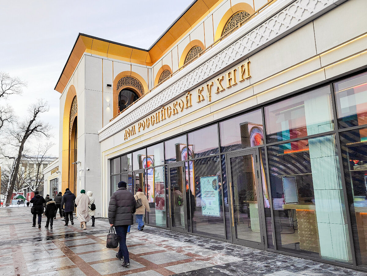 Этот павильон находится рядом с павильоном Узбекистана. Фото: Голландец в России