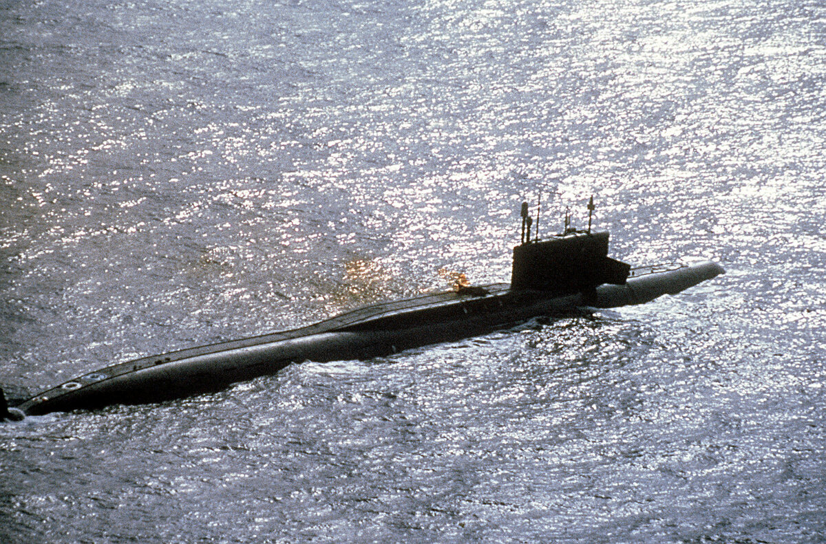 К-219 (снимок сделан с американского разведчика)