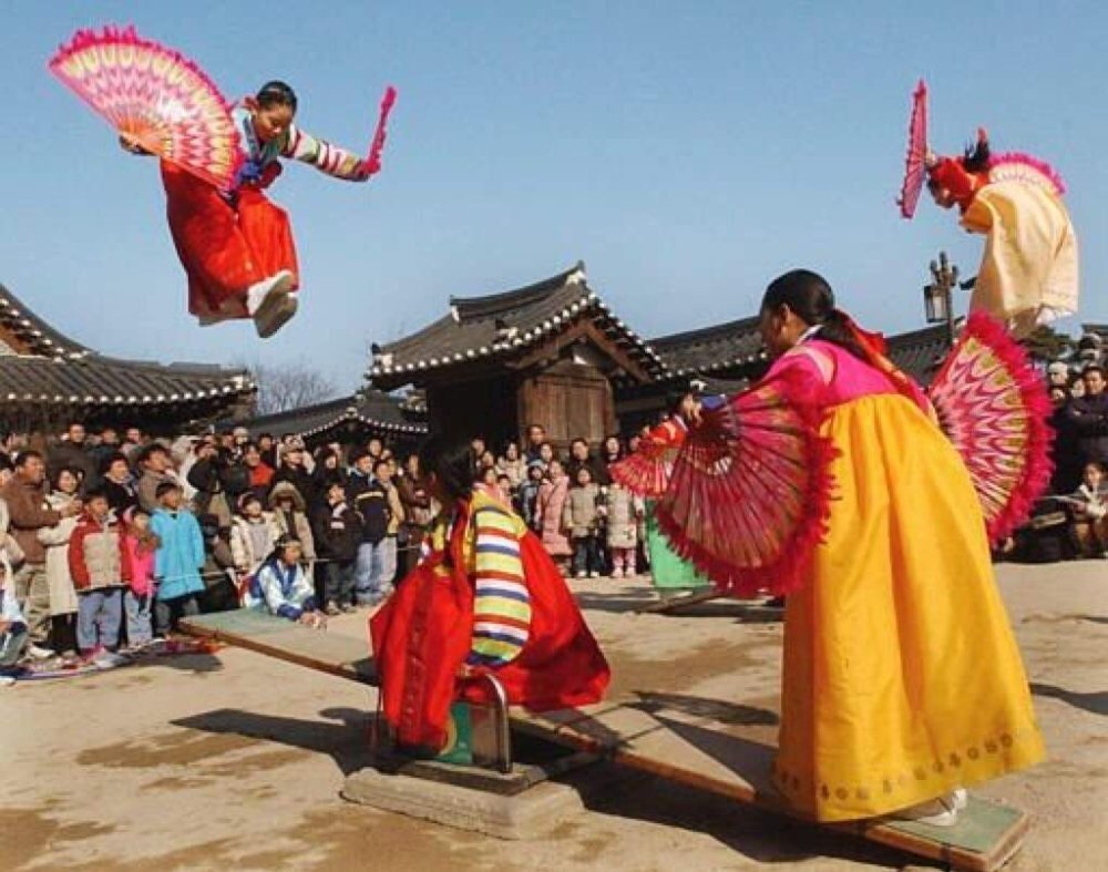 Традиционные развлечения. Южная Корея Соллаль. Соллаль (корейский новый год) — Корея. Праздник Соллаль в Корее. Соллаль корейский новый год.