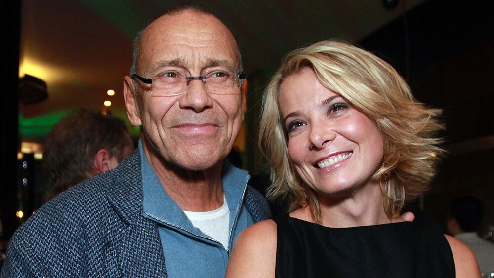 Андрей Кончаловский и Юлия Высоцкая. Источник https://clck.ru/392sn9