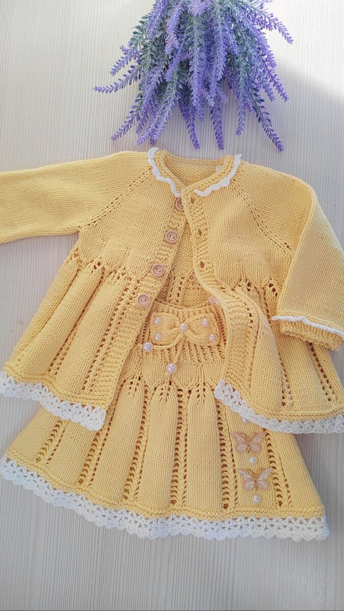 Комплект связан из полухлопка на возраст 6-9 месяцев. Цена повтора 2000 рублей 