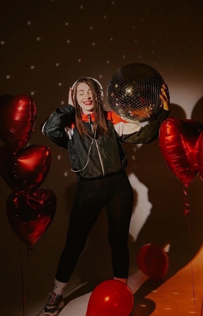 вторая половинка картинки. вторая половинка. моя вторая половинка. где вторые половинки. встретил свою половинку.