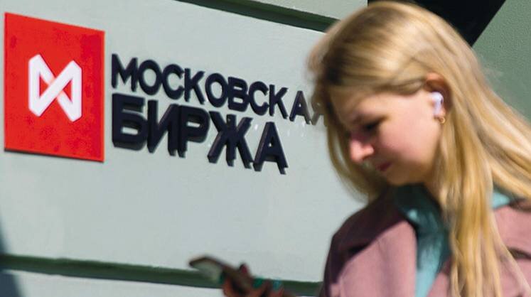 Форматы публичных мероприятий. Митинг сторонников здорового питания. Девочка в огне против террора. Публичная акция. Публичные акции это.