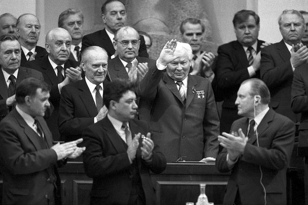    Черненко и члены Политбюро ЦК КПСС. Фото: Владимир Акимов / РИА Новости