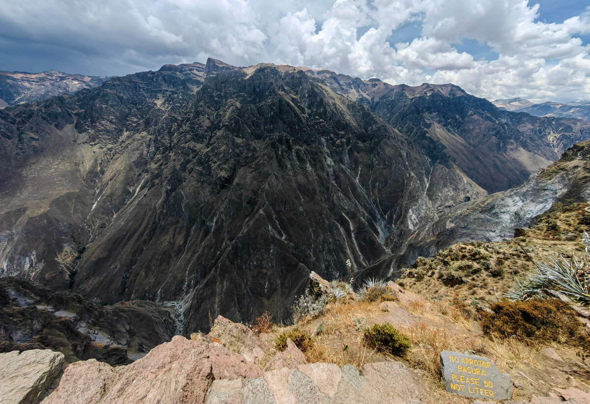 Зайон каньон сша. Ущелье каньона. Американский "гранд каньон". Ущелье каньона. Горы гранд каньон аризона.