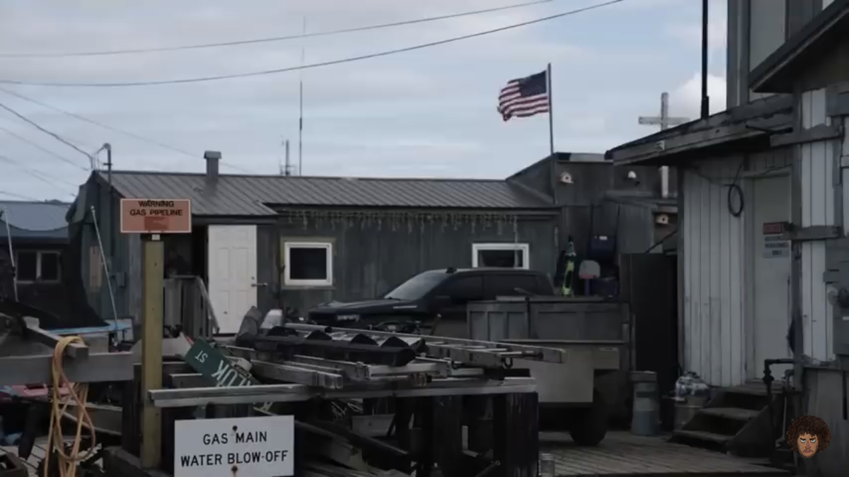 где живет варламов. квартира ильи варламова. архангельск трущобы. архангельск разруха варламов. урбанист варламов.