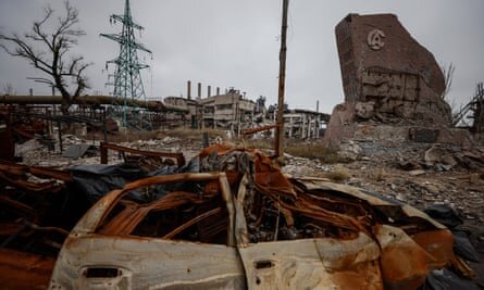 Остатки сталелитейного завода «Азовсталь» в Мариуполе, Украина, в декабре 2022 года. 