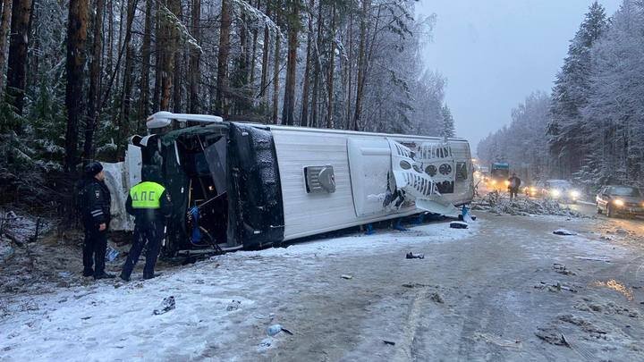 В ДТП погибли три человека, еще шестеро ранены. Фото: прокуратура Свердловской области.