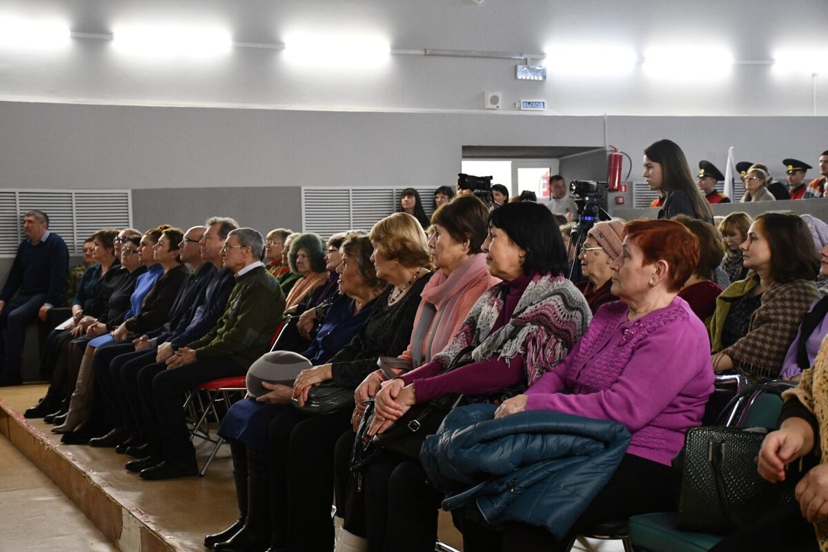 Красноуфимск — все для Победы»: во время первого благотворительного  концерта было собрано более 72 тысяч рублей | Красноуфимск Онлайн | Дзен