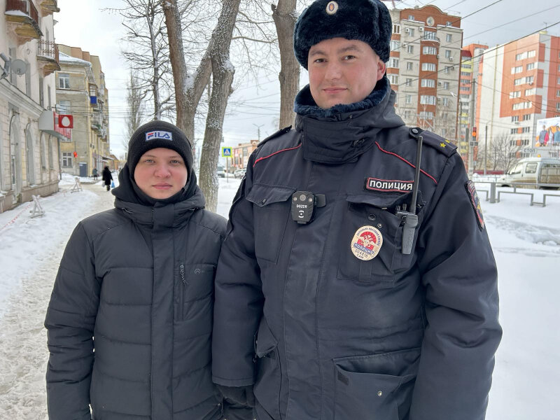 на улице январь. ночной псков улицы. на улице январь. оренбург зима советская. на улице январь.