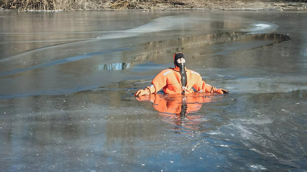 Страшная трагедия: машина моментально ушла под воду в Приморье — видео |  Восток-Медиа | Дзен