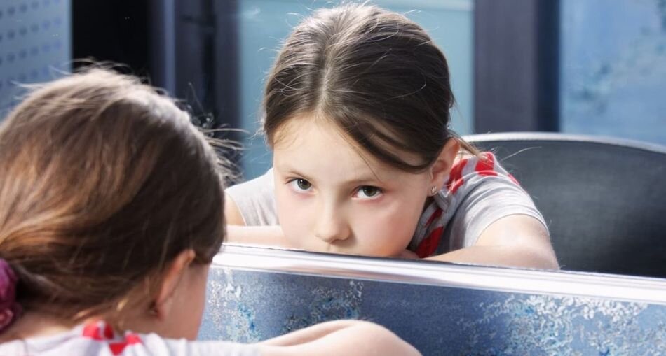 Особенности ребенка. Воспитание ребенка с аутизмом в семье в б тюлина книга. Воспитание ребенка с аутизмом. Семья с ребенком аутистом. Воспитание ребенка с аутизмом.