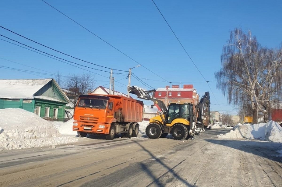    За 10 и 11 февраля с улиц Ульяновска вывезли около 850 самосвалов снега