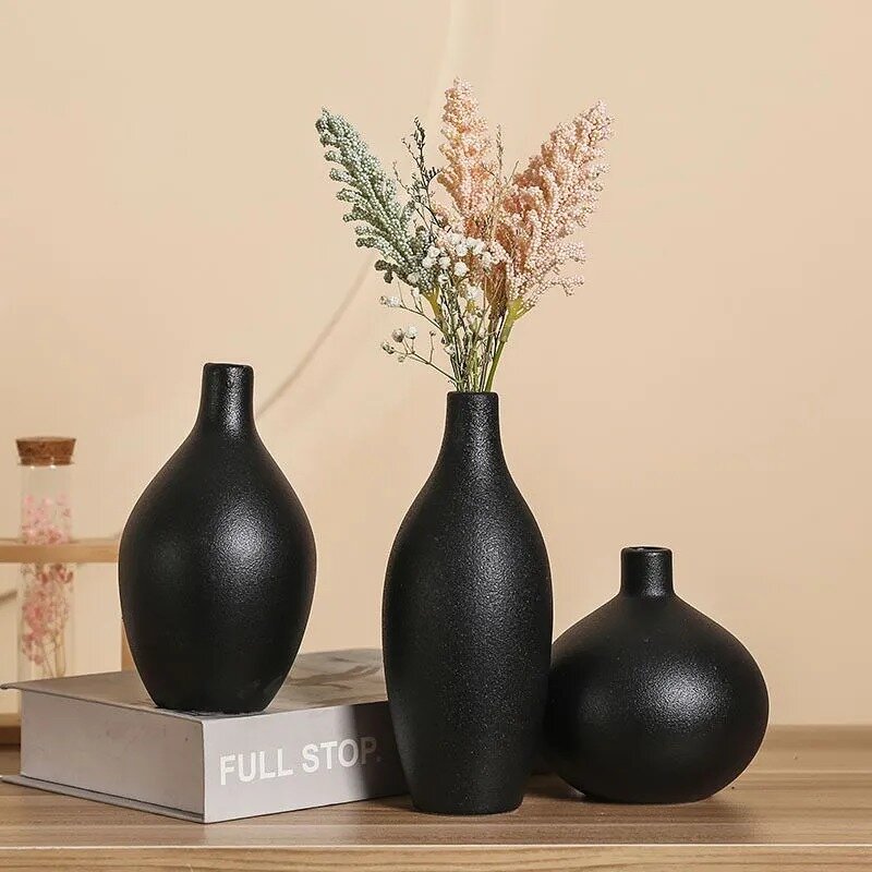 Набор черных ваз https://ozon.ru/t/Z2eR9kK