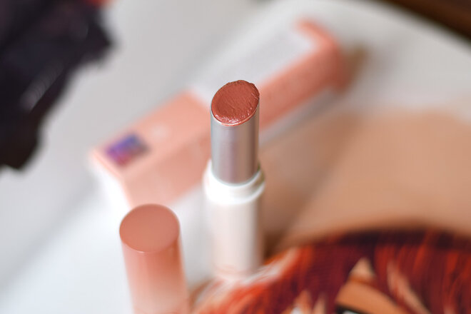 эстетика любви подростков. обложка лаванда для альбома. губами губ твоих. песня царица текст. песня тают на твоих губах.