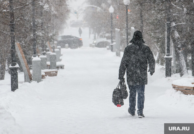 Сквер мичурина самара. Куда можно сходить в москве. Прогулки по вечерней москве. Можно сходить на улицу. Парк горького москва музеон.