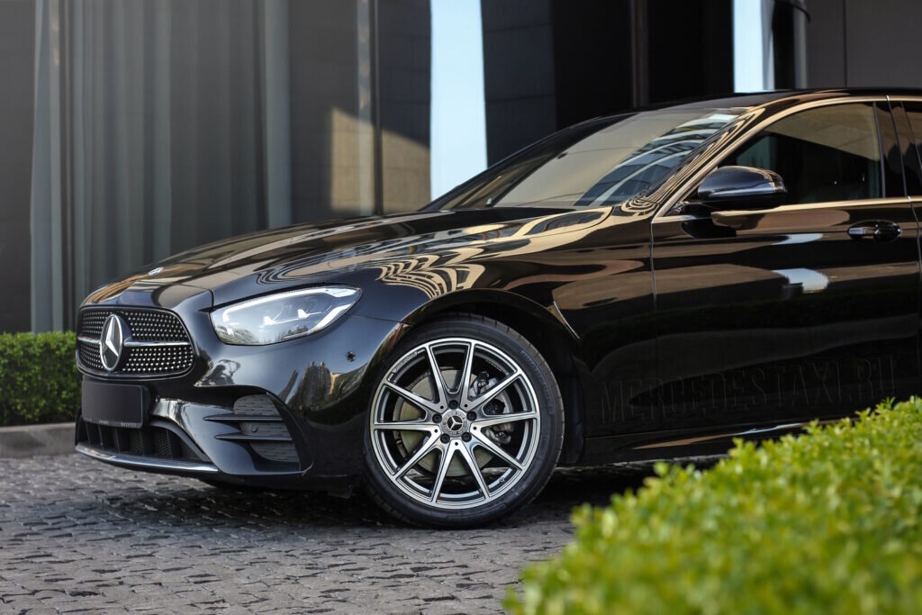 Фото: https://mercedestaxi.ru/transfer/