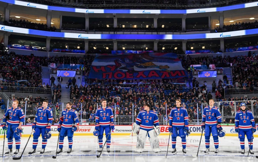 11 февраля в жизни хоккейного клуба СКА началась новая эпоха. С этого дня команда проводит свои домашние матчи на крупнейшей ледовой площадке мира – на «СКА Арене».-2